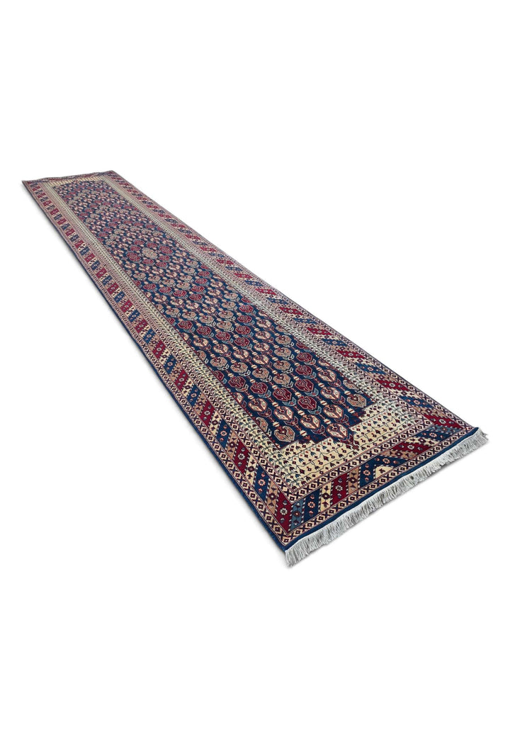 Navy cream Hereke runner 79×391cm, Pakistani craftsmanship