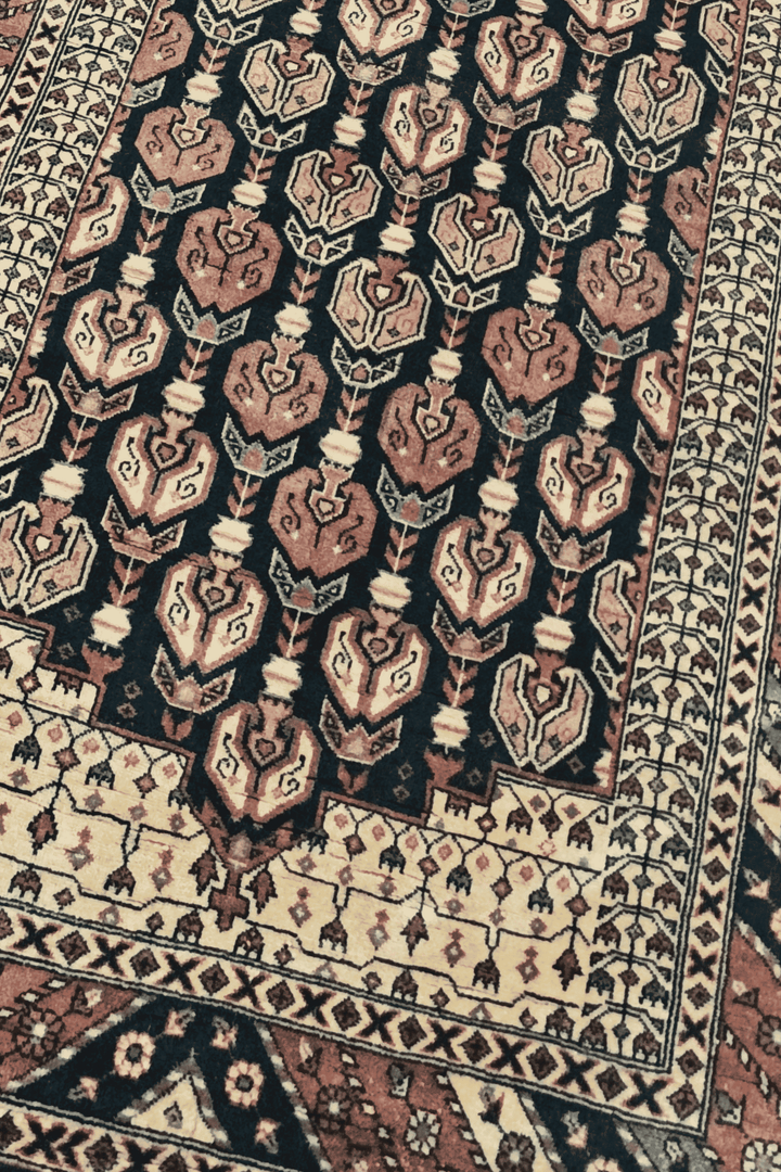 Hereke all-over floral detail in navy and dusty rose on runner