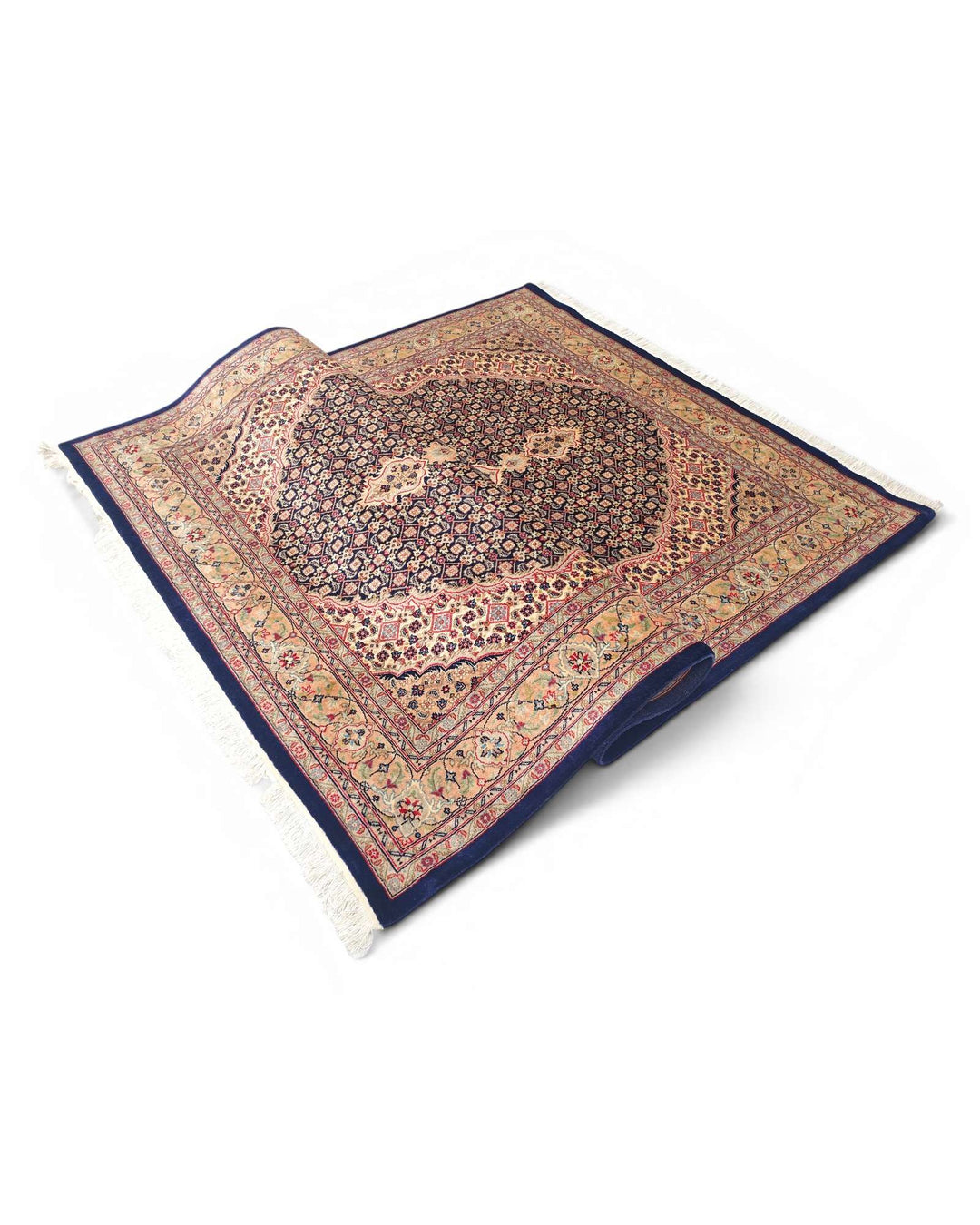 Rose mahi Tabriz rug detail, Pakistani double-knot weave