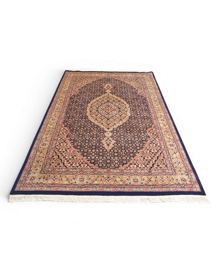 Rose mahi Tabriz rug, Pakistani double-knot weave