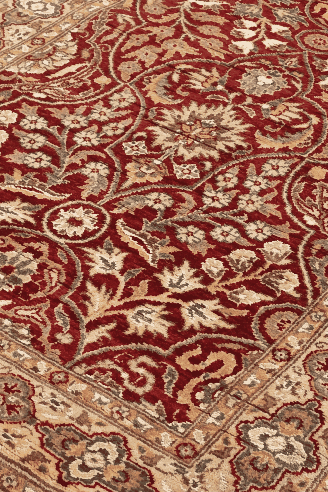 Arabesque lattice detail in deep red and cream on runner