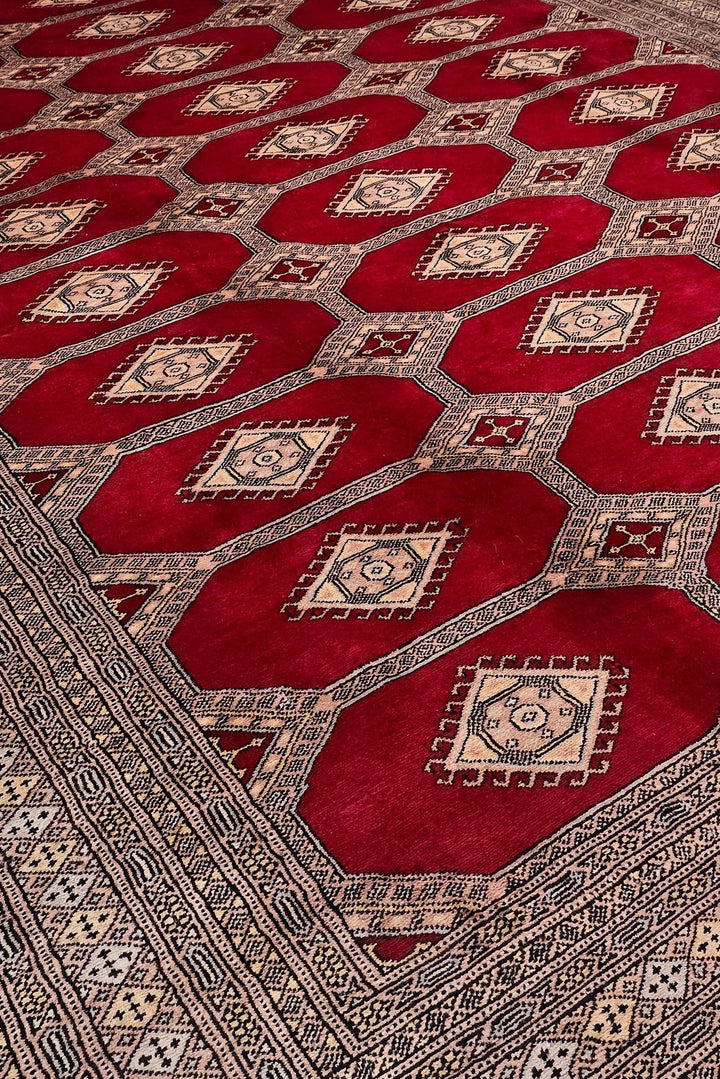 Hand-knotted wool pile of deep red Jaldar rug, 216×321cm