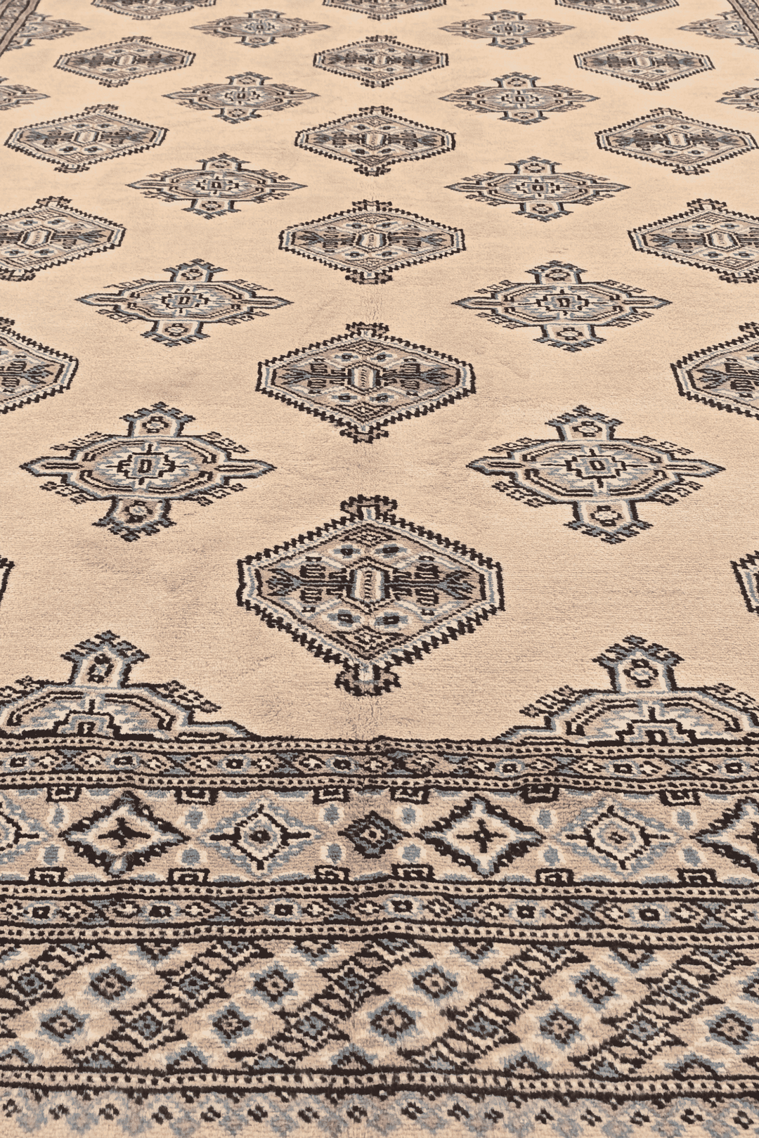 One-of-a-kind ivory and slate grey Pakistani Jaldar rug