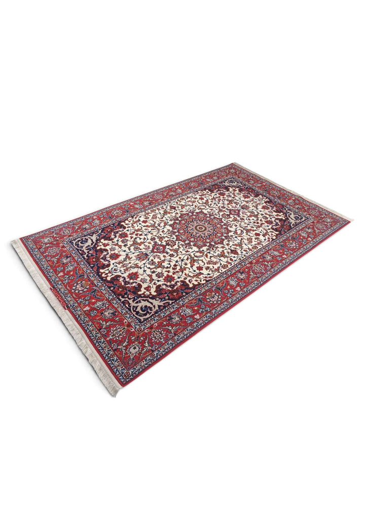 Ivory red Isfahan rug 149×238cm, Persian craftsmanship