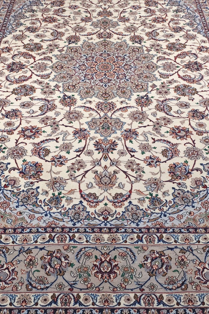 Ivory and grey Yazdani Isfahan rug detail
