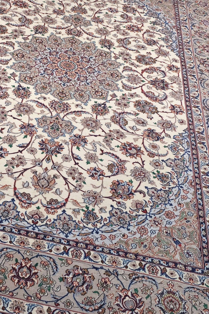 Border detail of ivory grey Yazdani Isfahan rug