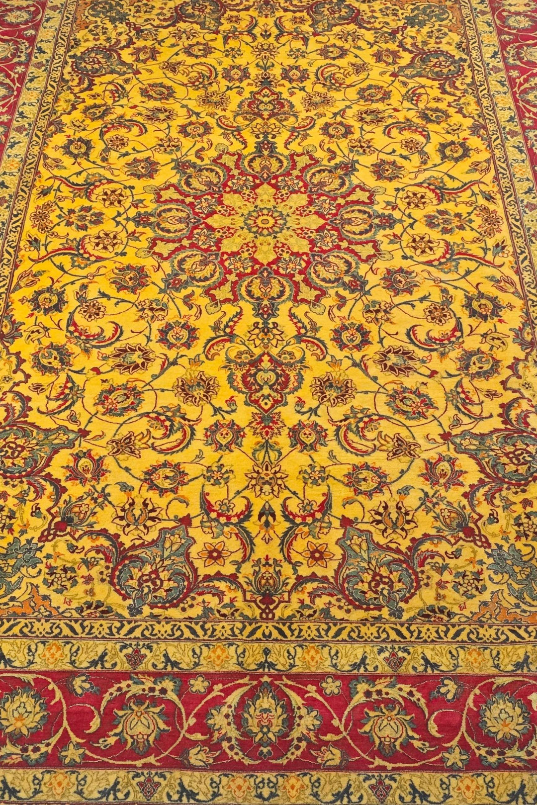 Fringe of signed Isfahan rug, 205×307cm