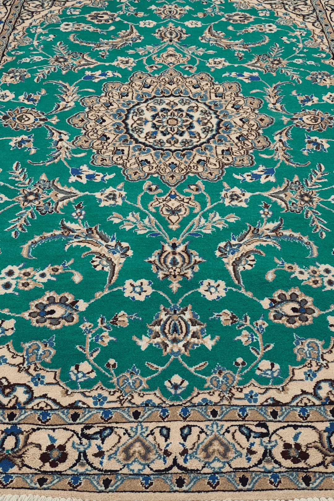 Emerald green Nain Persian rug, hand-knotted