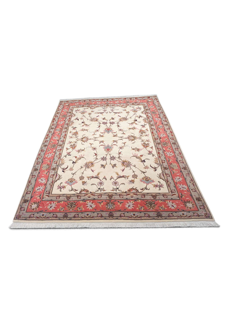 Ivory coral Tabriz rug 155×195cm, Persian craftsmanship