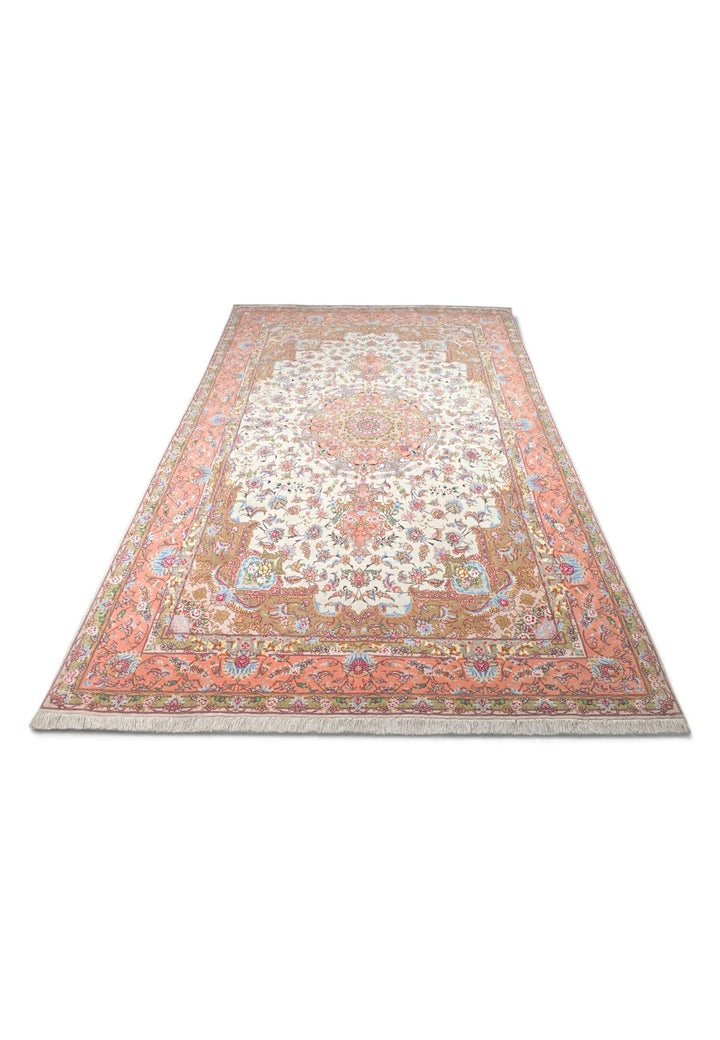 Ivory coral Tabriz rug 196×316cm, Persian craftsmanship