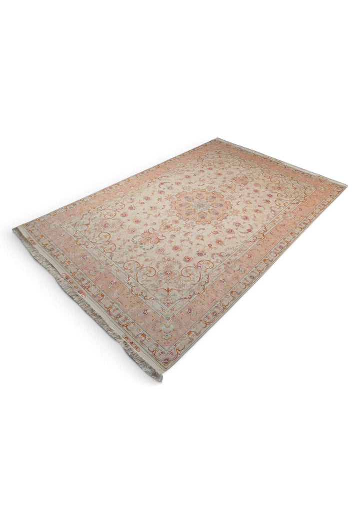 Ivory peach Tabriz rug 200×302cm, Persian craftsmanship