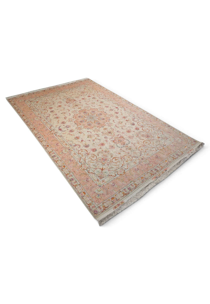 Ivory and peach Tabriz rug for a living room, 4.5 tatami